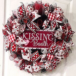 💋🎯 Kissing Booth Valentine’s Wreath | Red & Black Mesh Door Decor w/ Hearts &